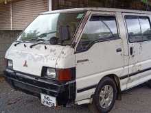 Mitsubishi PO 5 1990 Van