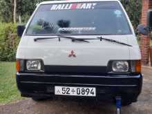 Mitsubishi PO5 1988 Van