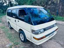 Mitsubishi PO15 1993 Van