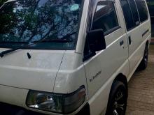 Mitsubishi PO15 2011 Van