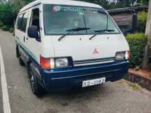 Mitsubishi PO15 LONG 1990 Van