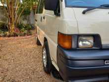 Mitsubishi PO5 1999 Van