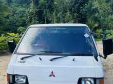 Mitsubishi Po5 1988 Van