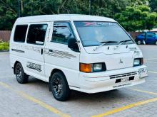 Mitsubishi PO5 2003 Van
