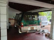 Mitsubishi PO5 1987 Van