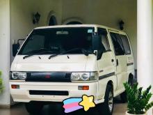 Mitsubishi PO5 1993 Van