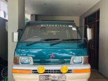Mitsubishi PO5 1994 Van