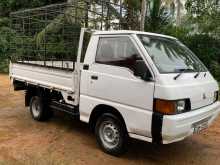 Mitsubishi PO5 1980 Lorry