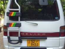 Mitsubishi PO5 1987 Van