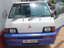 Mitsubishi PO5 1987 Van