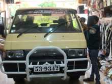 Mitsubishi Po5 1988 Van