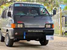 Mitsubishi Po5 1990 Van