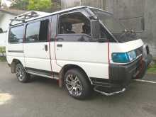 Mitsubishi PO5 1992 Van