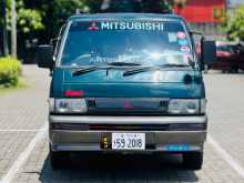 Mitsubishi PO5 1992 Van