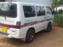 Mitsubishi Po5 1995 Van