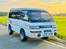 Mitsubishi Po5 1995 Van