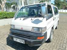 Mitsubishi PO5 2000 Van