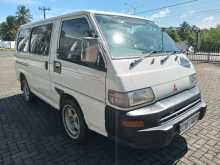 Mitsubishi Po5 2000 Van