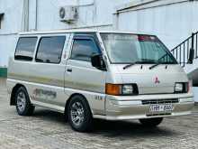 Mitsubishi PO5 1998 Van