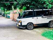 Mitsubishi Po5 1988 Van
