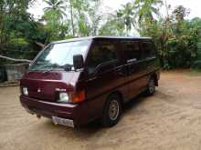 Mitsubishi PO5 1990 Van