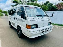 Mitsubishi PO5 1997 Van
