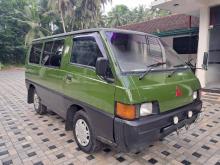 Mitsubishi PO5 1988 Van