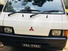 Mitsubishi PO5 1998 Van