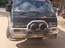 Mitsubishi PO5 1992 Van