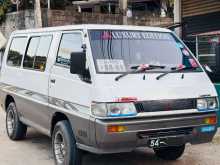 Mitsubishi PO5 1989 Van