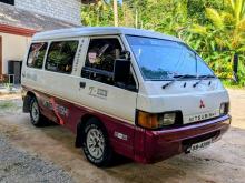 Mitsubishi PO5 1982 Van