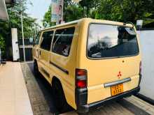 Mitsubishi PO5 Delica 1988 Van