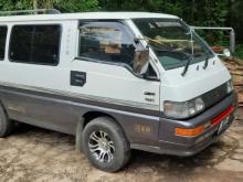 Mitsubishi PO5V 1989 Van