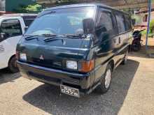 Mitsubishi PO5V 1988 Van