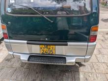 Mitsubishi Po7 2000 Van
