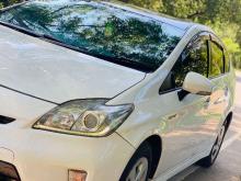 https://riyasewana.com/uploads/mitsubishi-prius-s-101827446724.jpg