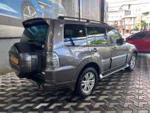 https://riyasewana.com/uploads/mitsubishi-shogun-sge-2014-117371312492.jpg