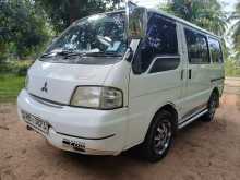 Mitsubishi SK82VM 2003 Van