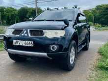 Mitsubishi Sport 2011 SUV