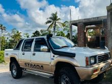 Mitsubishi Strada 1995 Pickup