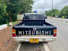 https://riyasewana.com/uploads/mitsubishi-strada-1472107123.jpg