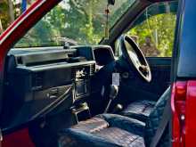https://riyasewana.com/uploads/mitsubishi-strada-1992-2110544712562.jpg