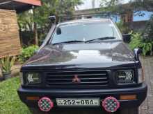 Mitsubishi Strada 1992 Pickup