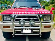 Mitsubishi Strada 1992 Pickup
