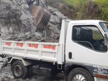 https://riyasewana.com/uploads/mitsubishi-tipper-99055817466.jpg