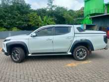 https://riyasewana.com/uploads/mitsubishi-triton-l200-2020-611401612743.jpg
