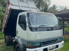 Mitsubishi 2 Cubes 2000 Lorry