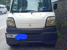 Mitsubishi U61v 2000 Van