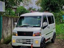 Mitsubishi U61V 2002 Van