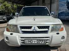 https://riyasewana.com/uploads/mitsubishi-v6-montero-13132358652.jpg